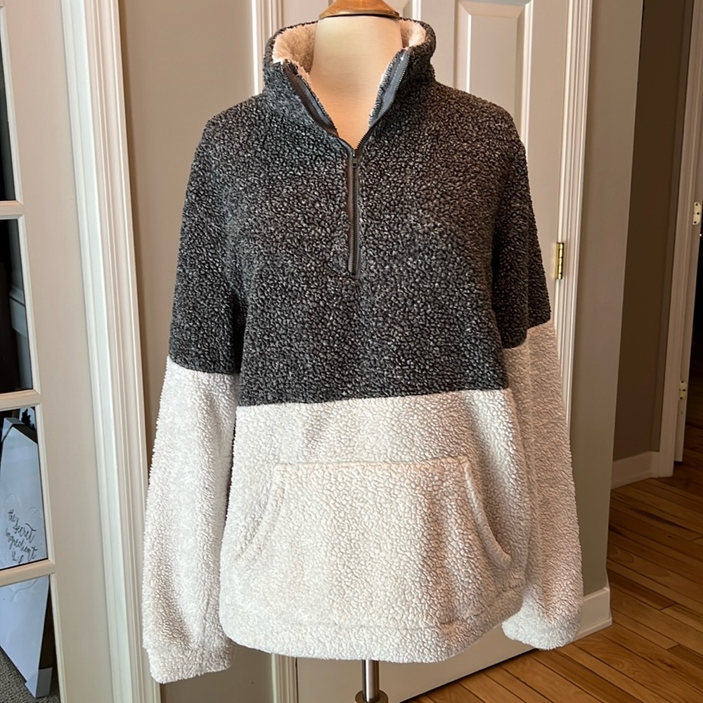 Long sleeve pullover
